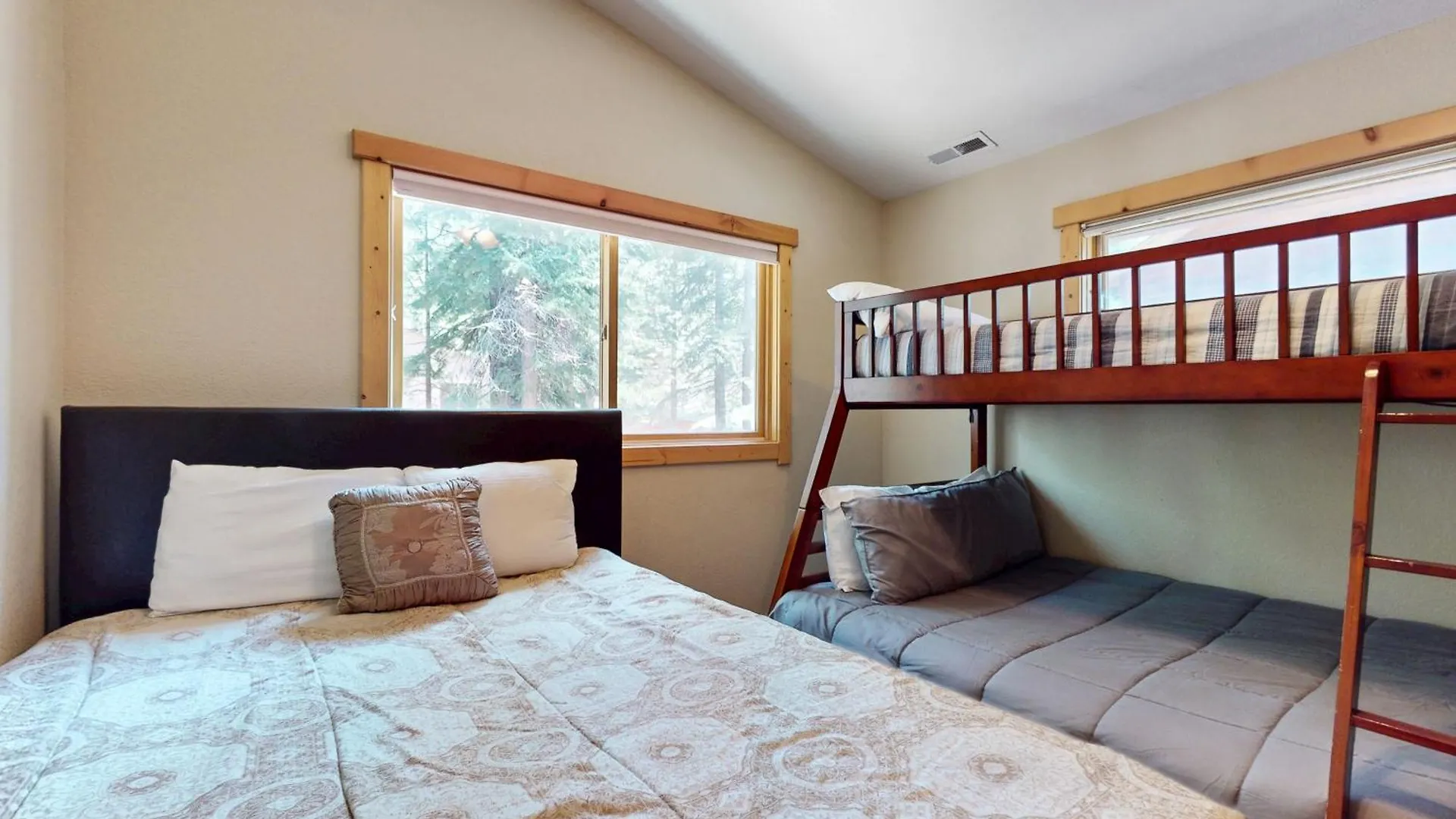Sweet Cherry Hills Escape South Lake Tahoe Semesterbostad